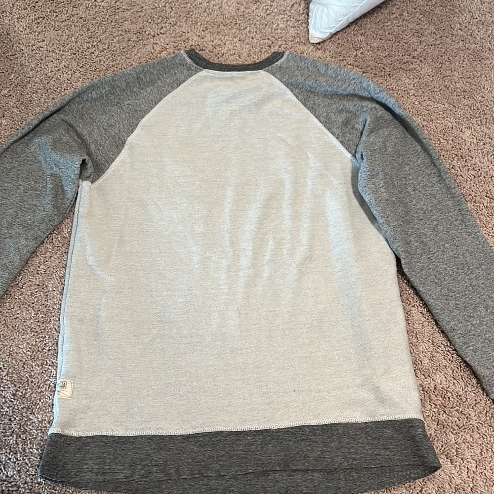 Light grey pullover never worn - Picture 3 of 3